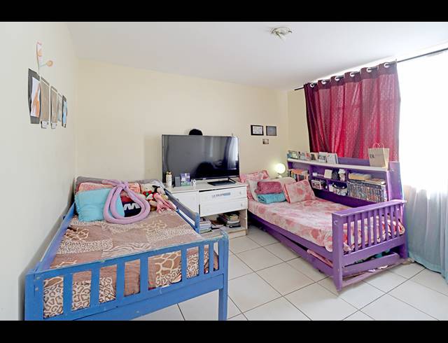 2.5 BEDROOM APARTMENT FOR SALE IN BEDFORD GARDENS